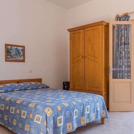 Hostal Mayans Es Pujols Zewnętrze zdjęcie
