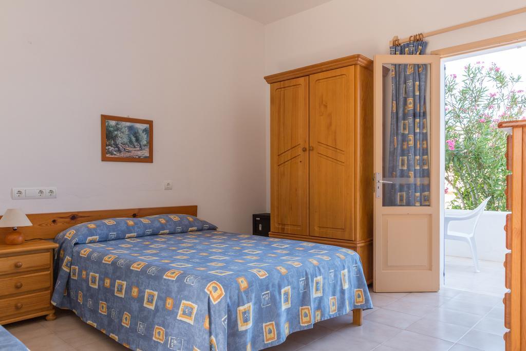 Hostal Mayans Es Pujols Zewnętrze zdjęcie